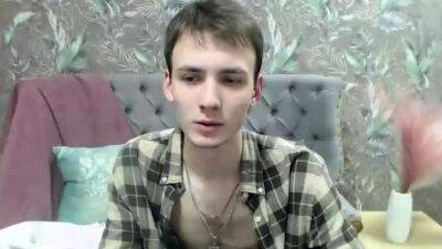 Hot gay boy solo jerking and toying show in front of webcam - drtuber.com