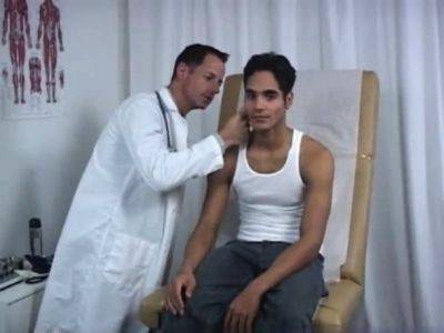 Boy and doctor gay xxx He started with taking my pulse - drtuber.com